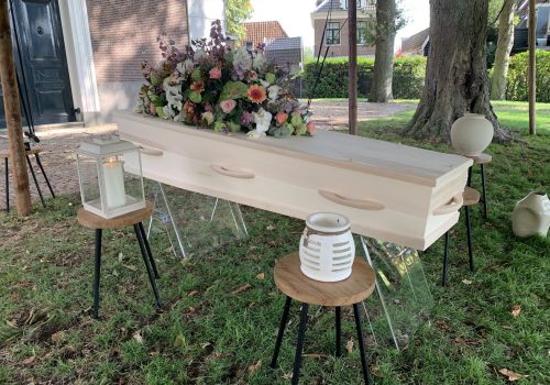 Kist achter Amstelkerk